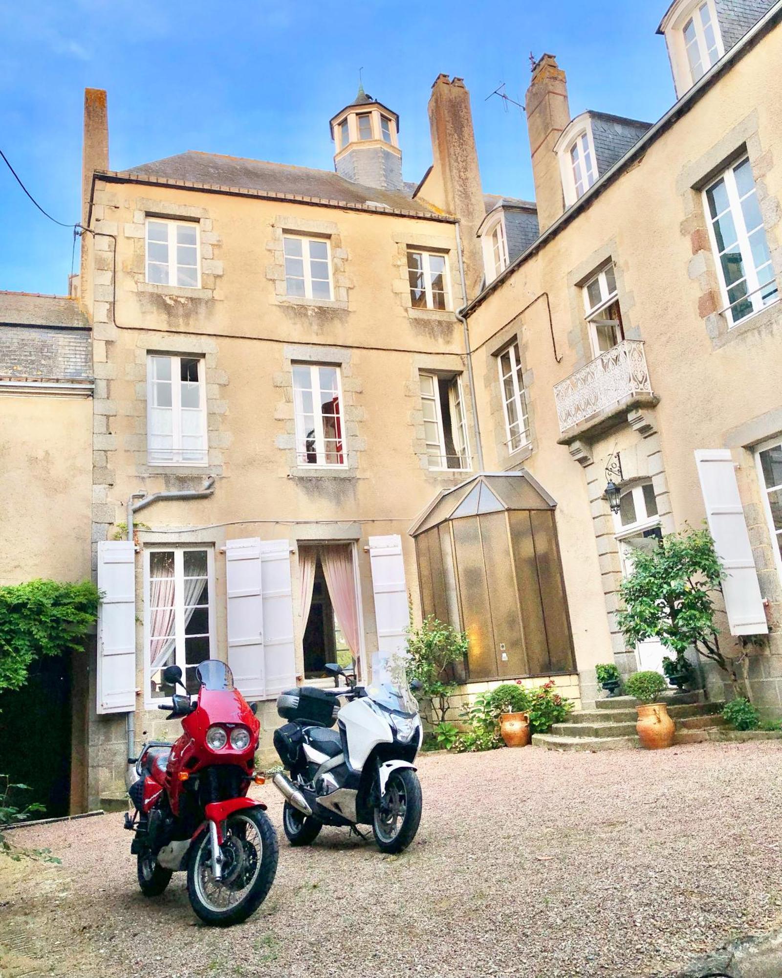 L'Hotel De Herce Chambre D'Hote Mayenne Exterior foto